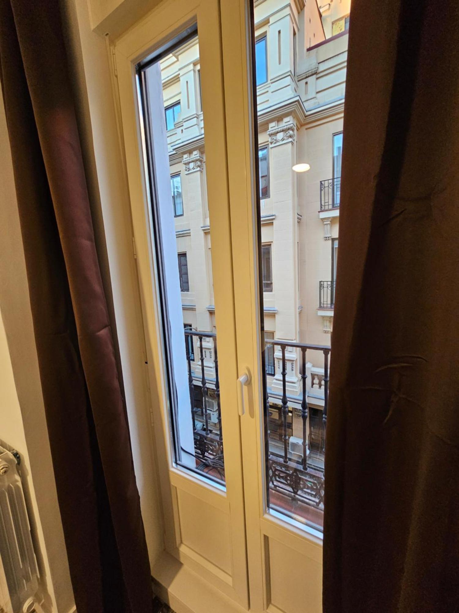 Hostal Andrea Granvia Madrid Exterior photo