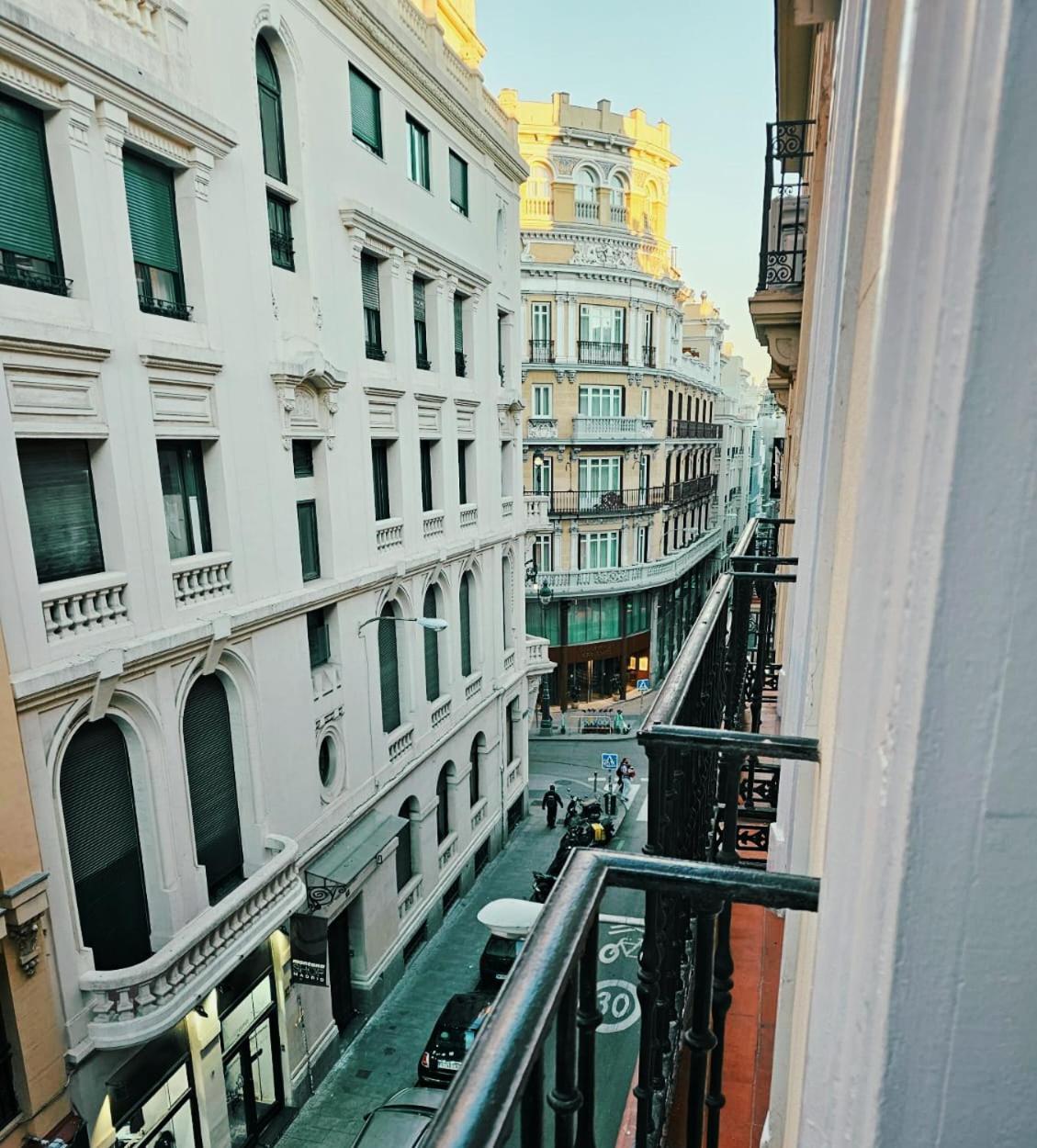 Hostal Andrea Granvia Madrid Exterior photo